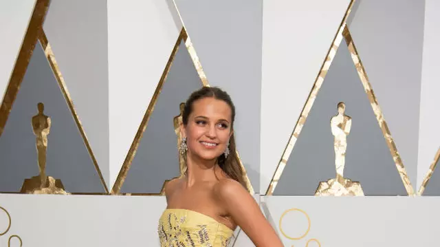 Miercuri, la E!, „Fashion Police” analizează covorul roșu de la Oscaruri