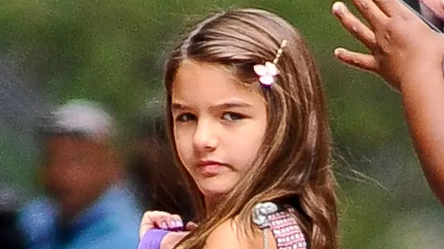 Suri Cruise a împlinit 10 ani şi a sărbătorit 3 zile