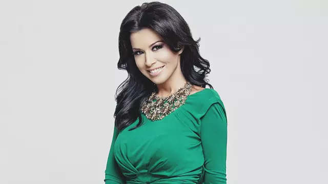 La mulţi ani, Simona Pătruleasa! Vedeta îşi serbează ziua în familie