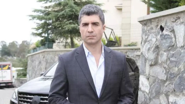 Actorul Özcan Deniz a divorțat! Ce motive se află în spatele acestei decizii