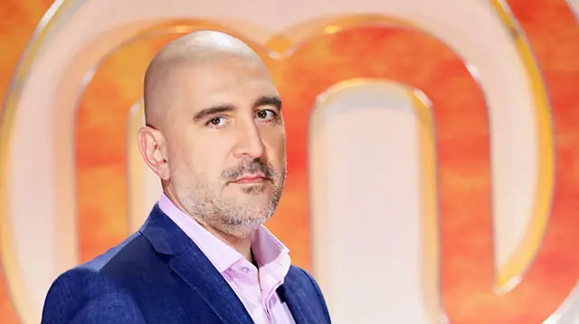 INTERVIUL ALTFEL | Răzvan Exarhu („MasterChef”) este fan al mustăţii lui Poirot