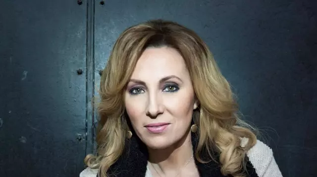 INTERVIUL ALTFEL | Dacă ar trebui să-și schimbe meseria, Irina Păcurariu (TVR 1) s-ar face pilot de avion