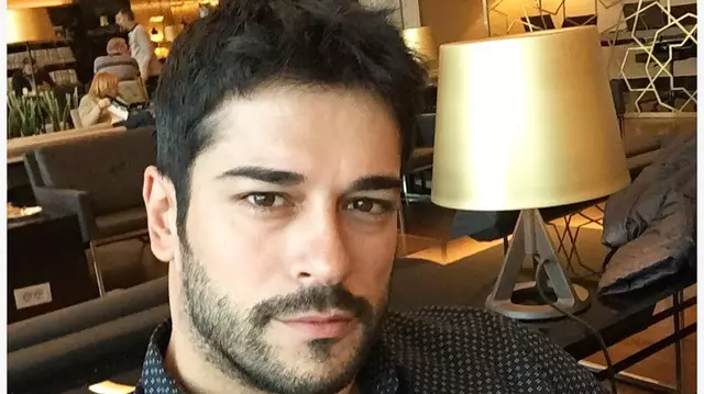 Burak Özçivit a ajuns la spital. Cum se simte actorul din „Dragoste infinită”