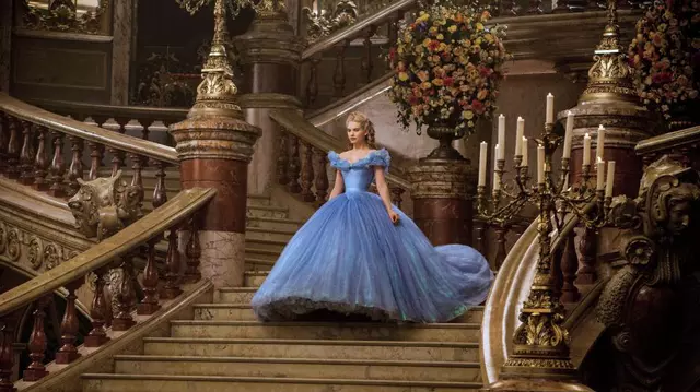 Recomandarea TVmania pentru seara de miercuri, 29 noiembrie: „Cenușăreasa” cu Lily James și Richard Madden