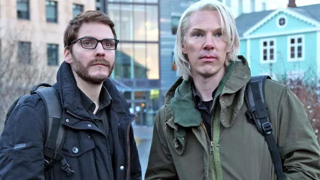 Recomandarea TVmania pentru seara de luni, 8 ianuarie: „WikiLeaks: A cincea putere în stat” cu Benedict Cumberbatch și Daniel Brühl