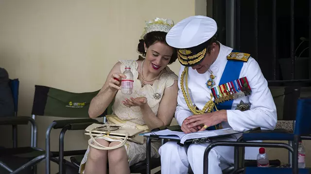 Cine va interpreta rolul Prințului Philip în cel de-al treilea sezon al serialului „The Crown”?