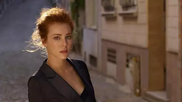 Elçin Sangu va juca alături de Kıvanç Tatlıtug în serialul „Çarpışma”