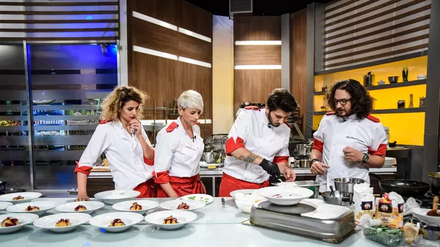 Semifinaliștii sezonului 6 „Chefi la cuțite” se aleg în această seară