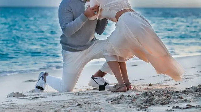 GALERIE FOTO. Jennifer Lopez a avut parte de o logodnă ca-n filme