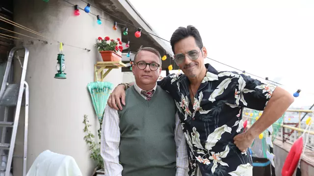 Marius Florea Vizante joacă în serialul de comedie „Liber ca pasărea cerului”, alături de Ștefan Bănică