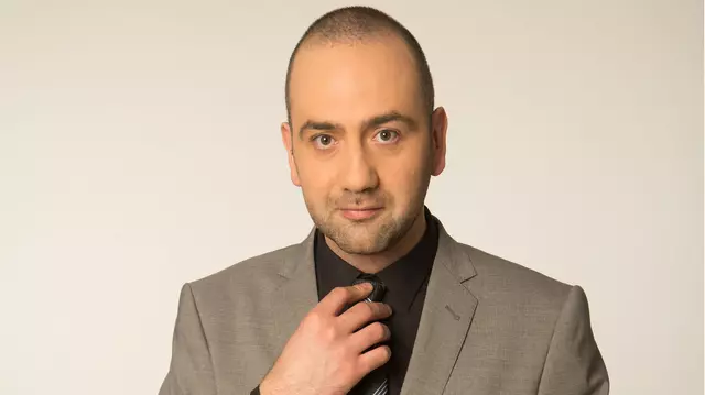 Luni, 27 mai, „Show de seară cu Viorel Dragu” pune lupa pe manele. Numai la Comedy Central