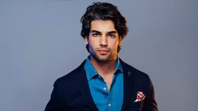 Şükrü Özyildiz are o nouă iubită. Cu cine se iubește actorul din serialul turcesc „Steaua sufletului”