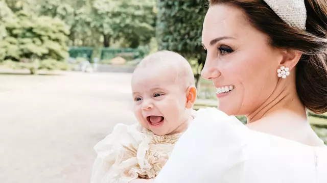 Prințul Louis a împlinit un an, iar imaginile făcute de Kate Middleton sunt adorabile