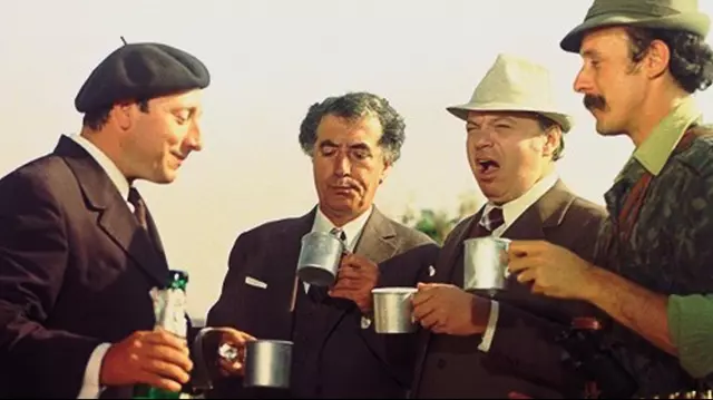 „Operațiunea Monstrul”, comedia-cult a cinefililor români, va fi sâmbăta asta, la „CinemaTePeca”