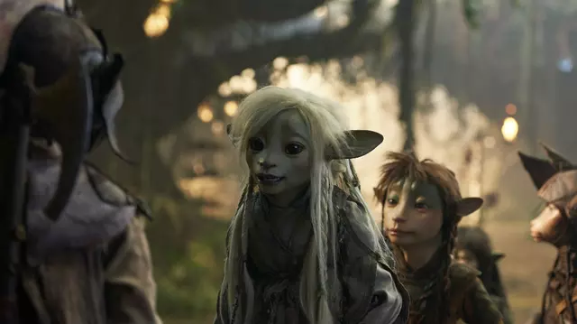 Fără îndoială, premiera lunii august, la Netflix, este serialul original „The Dark Crystal: Age of Resistance”