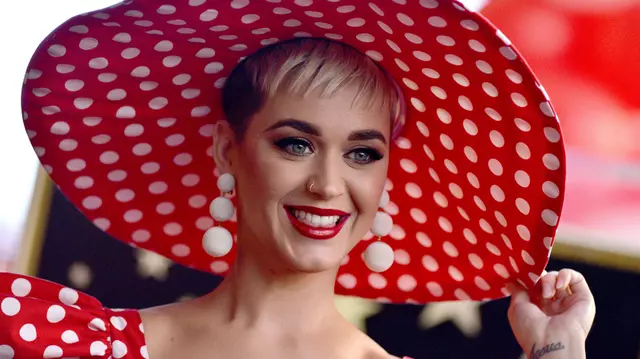 Katy Perry este acuzată de hărțuire sexuală