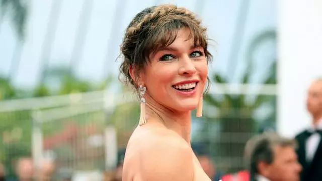 Milla Jovovich este însărcinată pentru a treia oară la 43 de ani
