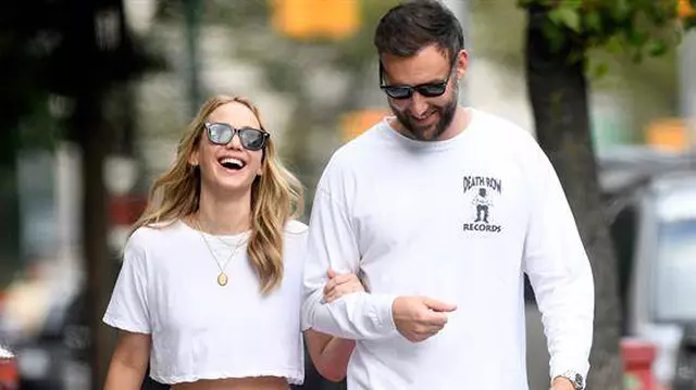 FOTO. Actrița Jennifer Lawrence s-a căsătorit