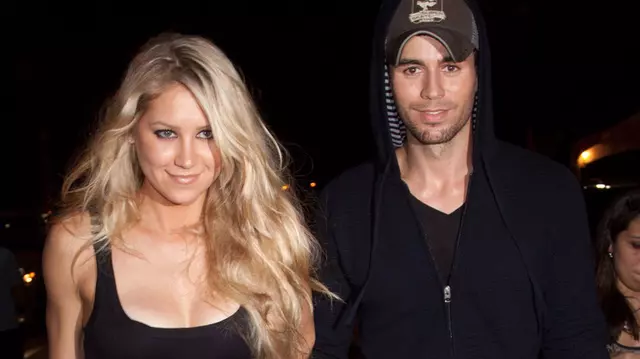 Enrique Iglesias a dezvăluit ce crede Anna Kournikova despre săruturile lui cu fanele sale. „Fac asta tot timpul. Îmi place”