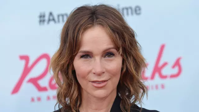 Jennifer Grey, cunoscută din „Dirty Dancing”, divorțează după 19 ani de căsătorie