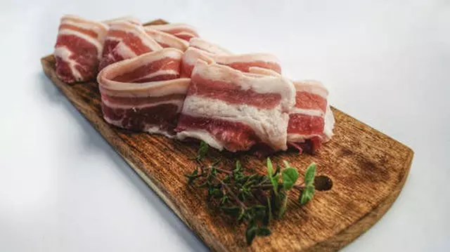 (P) De ce nu trebuie sa lipseasca un malaxor de carne din bucataria ta profesionala?
