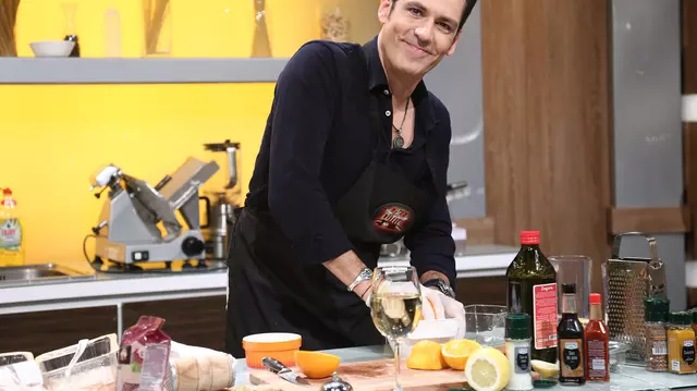 Ștefan Bănică și fiul lui participă în sezonul 8 „Chefi la Cuțite”. Ce alte vedete au dorit să se alăture noului sezon