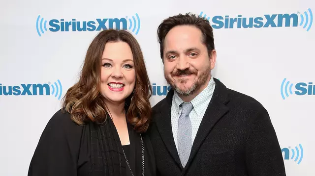 Melissa McCarthy și soțul ei vor juca în noul sitcom „God's Favorite Idiot”, produs de Netflix