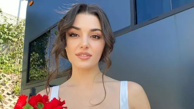 Iată cum arată vila în care stă acum Hande Ercel, frumoasa actriță din „Perla Neagră” (Happy Channel)
