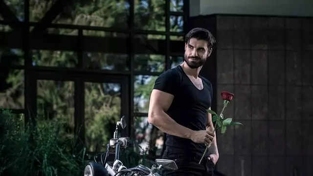 Cine este aleasa lui Andi Constantin la „Burlacul”. Detaliul care a dat-o de gol!