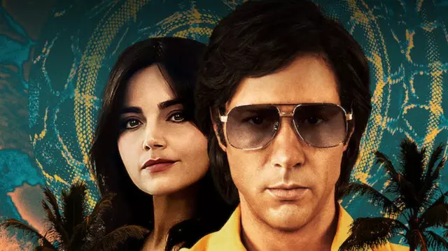 De astăzi, Netflix difuzează serialul „Șarpele”, povestea uluitoare a unor crime reale