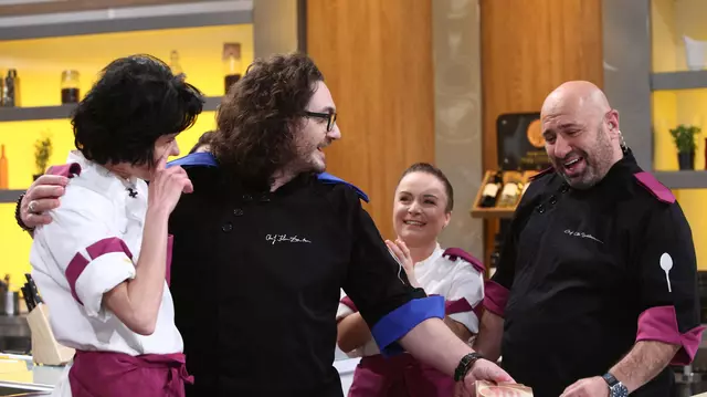Chefi la cuțite. Chef Scărlătescu, criză de nervi pe platoul de filmare: „Tu te-apuci să-mi tai unt?! Ești nebun?!”