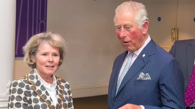 Au apărut primele imagini din noul sezon al serialului „The Crown”, cu Imelda Staunton în rolul reginei Elisabeta a II-a