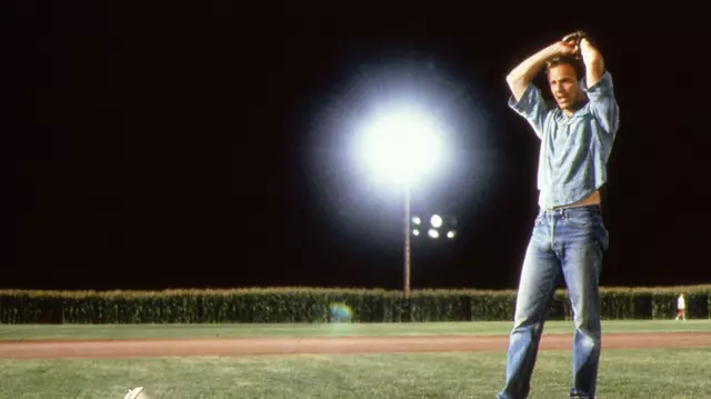 Celebrul film „Terenul de baseball” a inspirat un nou serial