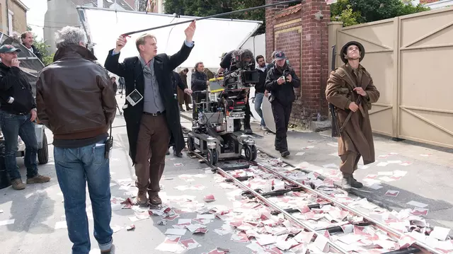 Celebrul regizor Christopher Nolan pregătește un film despre Julius Robert Oppenheimer și dezvoltarea bombei atomice