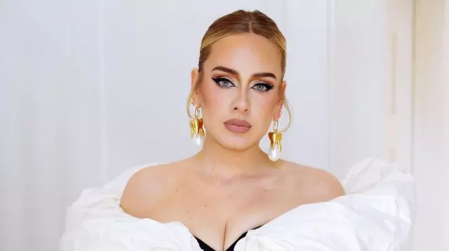 Adele a izbucnit în plâns în timpul unui concert. Printre lacrimi, a explicat ce a emoționat-o