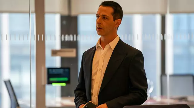 Interviu Jeremy Strong din „Succesiunea”: „Kendall în al treilea sezon e un vizionar și un lider. Personajul e aproape mesianic acum”