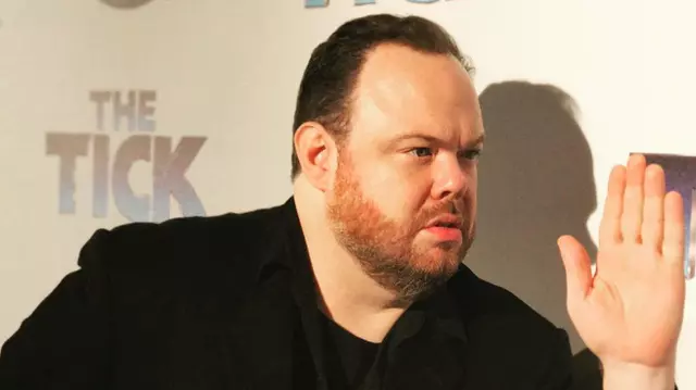 Devin Ratray, actorul din „Singur acasă”, a fost arestat. Ar fi încercat să-și sugrume iubita