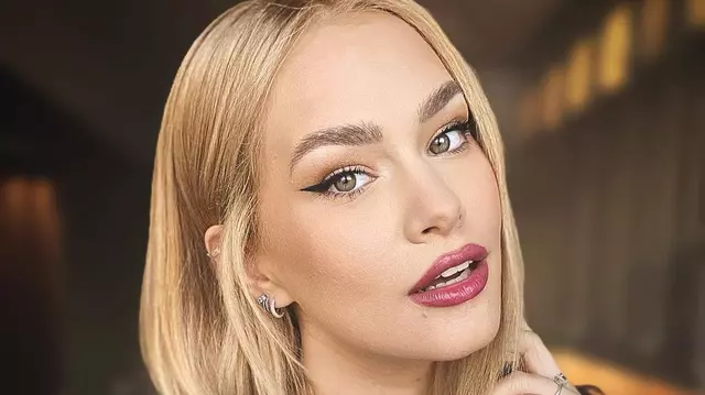 Cum arată azi Feli Donose. Artista a trecut printr-o schimbare radicală de look. „O altă latură a femeii Felicia”