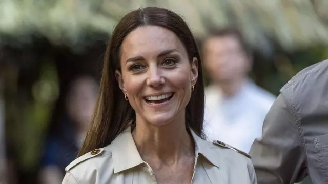 Cum a ajuns Kate Middleton să fie comparată cu Lara Croft. Imaginile uluitoare din timpul turneului regal