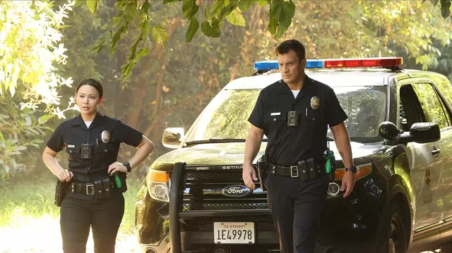 Serialul „Recrutul”, cu Nathan Fillion în rol principal, revine cu sezonul 4, la AXN