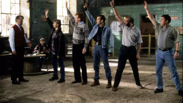 După 25 de ani, Disney+ pregătește o urmare pentru „Gol pușcă”, „The Full Monty” (1997)