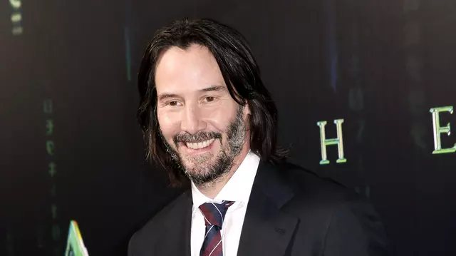 Keanu Reeves și iubita sa, apariție rară pe covorul roșu. De ce au atras toate privirile