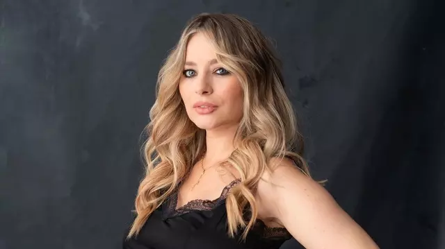 „Am spus întotdeauna că nu voi naște natural”. Ce a făcut-o pe Laura Cosoi să se răzgândească