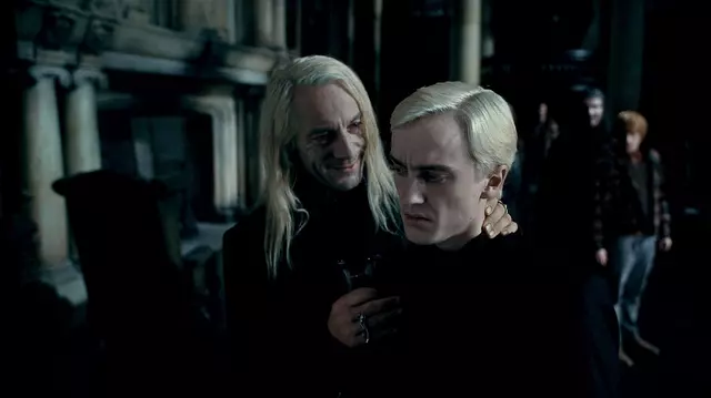 Reuniunea familiei Malfoy. Tom Felton s-a reîntâlnit cu tatăl lui din „Harry Potter”, Jason Isaacs. Cum s-au fotografiat