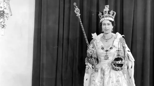 Imagini inedite din viața Elisabetei a II-a. Regina Marii Britanii a murit la 96 de ani