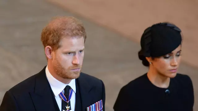 Harry și Meghan sunt „furioși” pentru că Archie și Lilibet nu vor avea statut de ASR - ci se vor numi doar Prinț și Prințesă