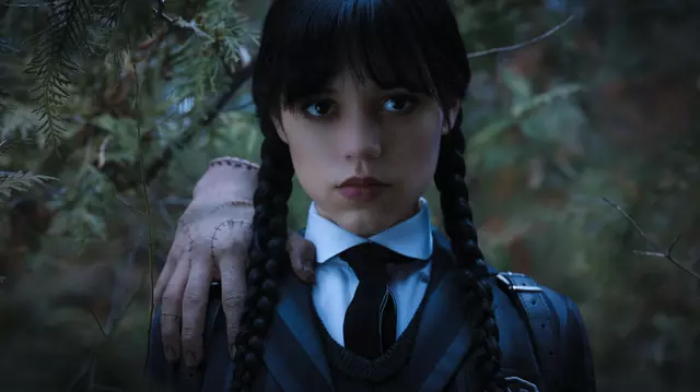 Wednesday Addams merge la școală. Serialul lui Tim Burton are premiera azi la Netflix