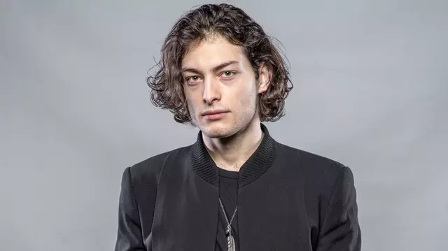 Toto Dumitrescu, de la bal la spital. A ajuns din club direct pe mâna medicilor. Ce a declarat actorul din „Lia, soția soțului meu”