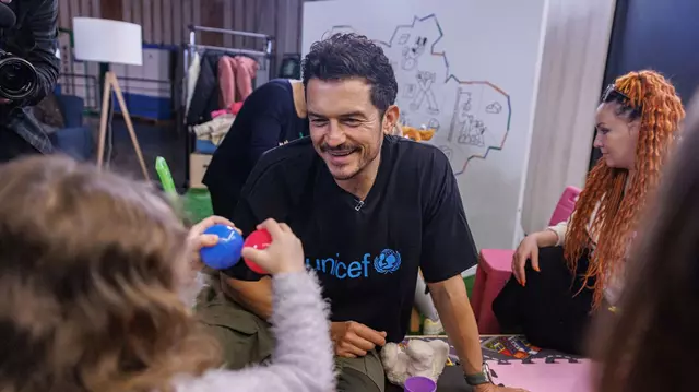 Orlando Bloom, în vizită la un centru de copii din Kiev. Actorul este ambasador al bunăvoinței pentru UNICEF