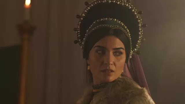 Ce mai face actrița Tuba Büyüküstün, pe care o puteți vedea la Netflix în mai multe producții
